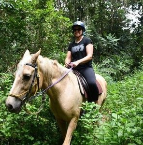 Meet your Posher, Emma